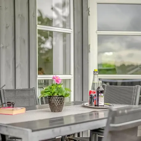 Awesome Home In Haderslev With Sauna ハザスレウ